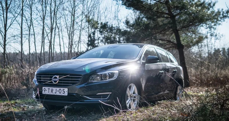 samochody osobowe Volvo V60 cena 51800 przebieg: 351507, rok produkcji 2014 z Warszawa